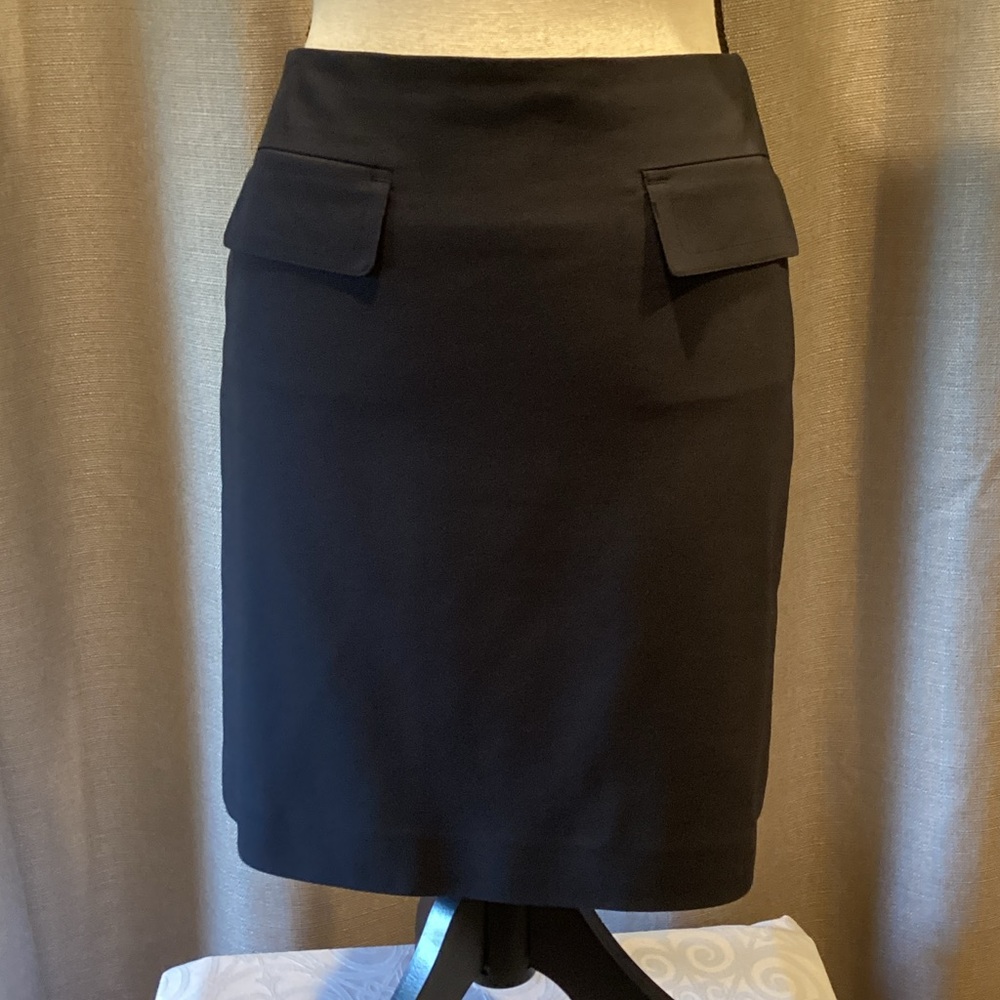 Ann Taylor Black A line skirt, size 4.